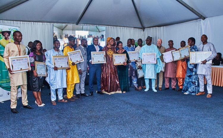  Journée mondiale de la liberté de la Presse : MAAK&rsquo;COM a célébré les 22 lauréats des Médias Awards 2