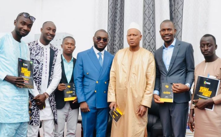  Médias : le président de la HAC reçoit « le guide » des Médias Awards Guinée
